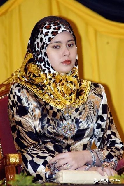 黄金庆典和王妃哪个好